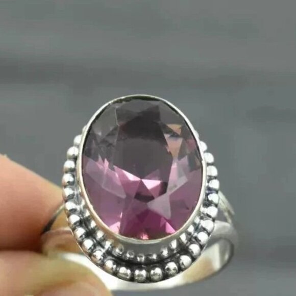 Gorgeous Amethyst Sterling Silver Ring Sz 7.5 - Picture 2 of 4